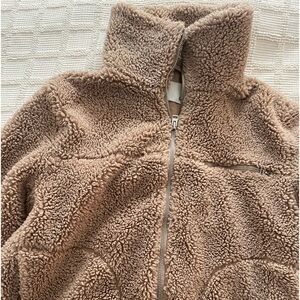 Aritzia zip up fleece jacket gently worn